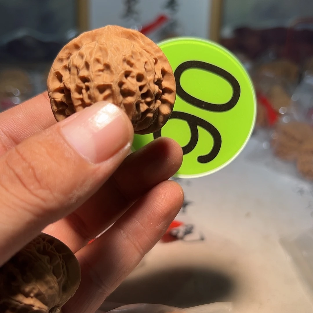 I***果文玩核桃，绿色90号