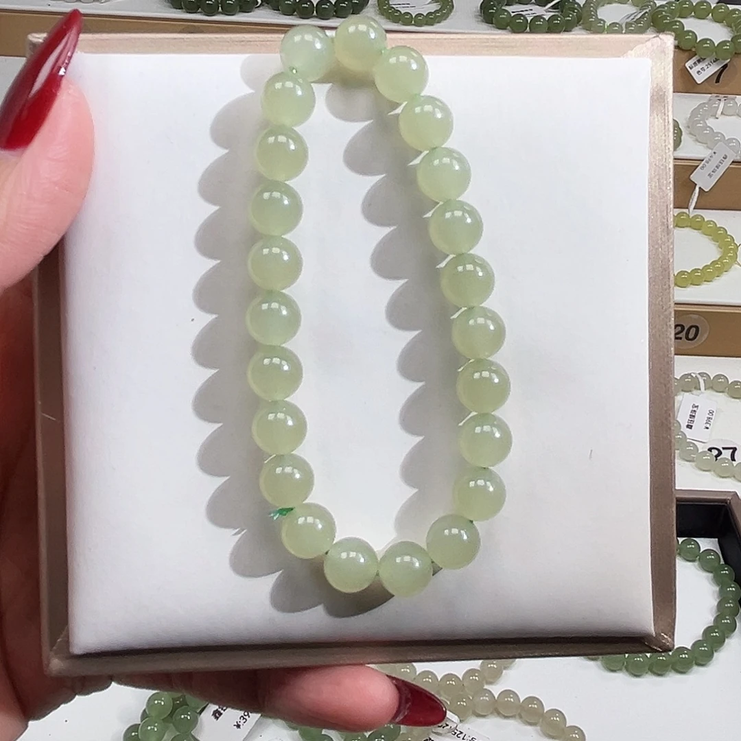 飞***燕和田玉未镶嵌手串