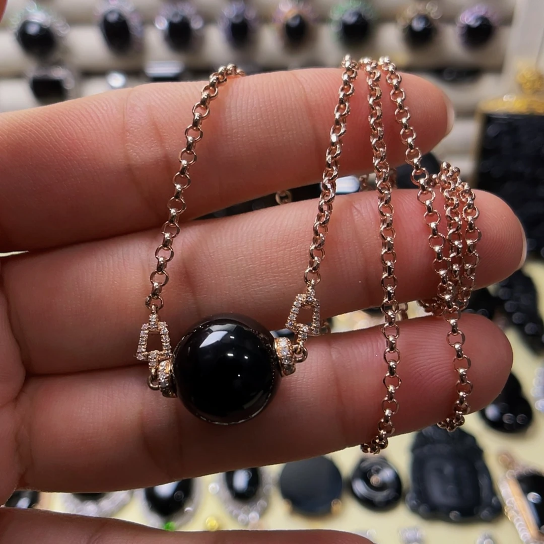 翡翠18K金镶嵌颈饰墨翠珠子