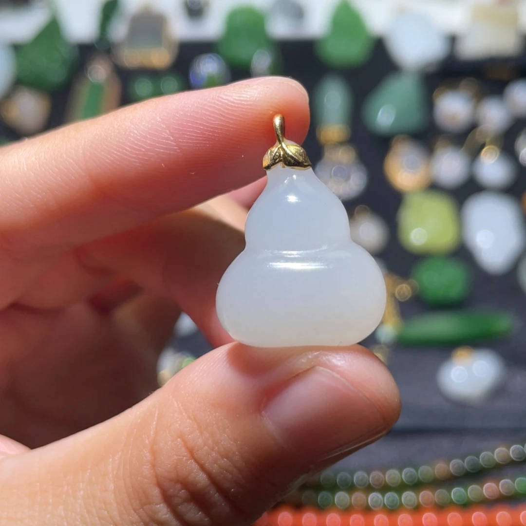 和田玉18K金镶嵌颈饰