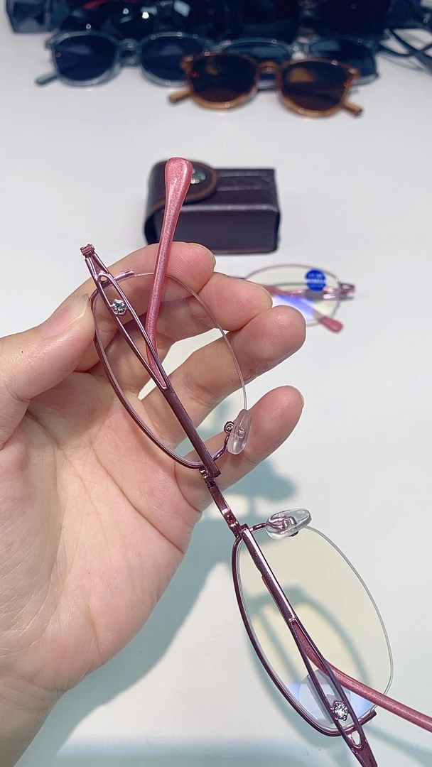 折叠半框女老花镜高清树脂加膜镜片带盒30付一套缺150,400度