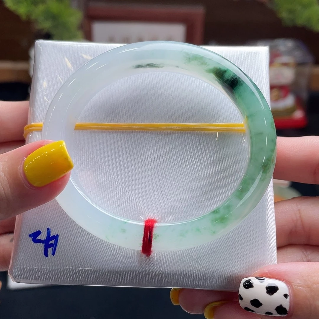 翡翠手镯未镶嵌53贵妃 白底青