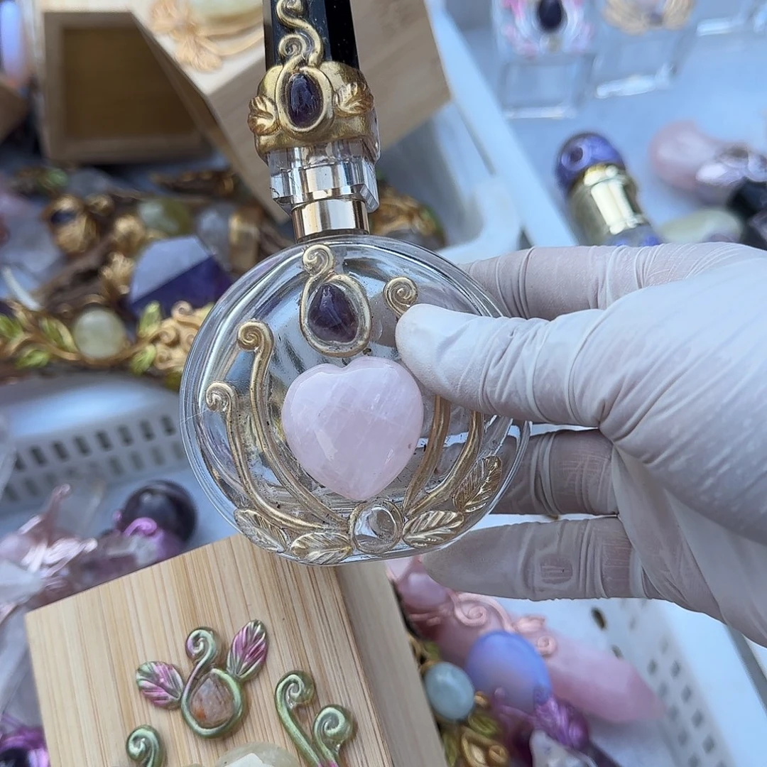 o***8颈饰水晶未镶嵌粉