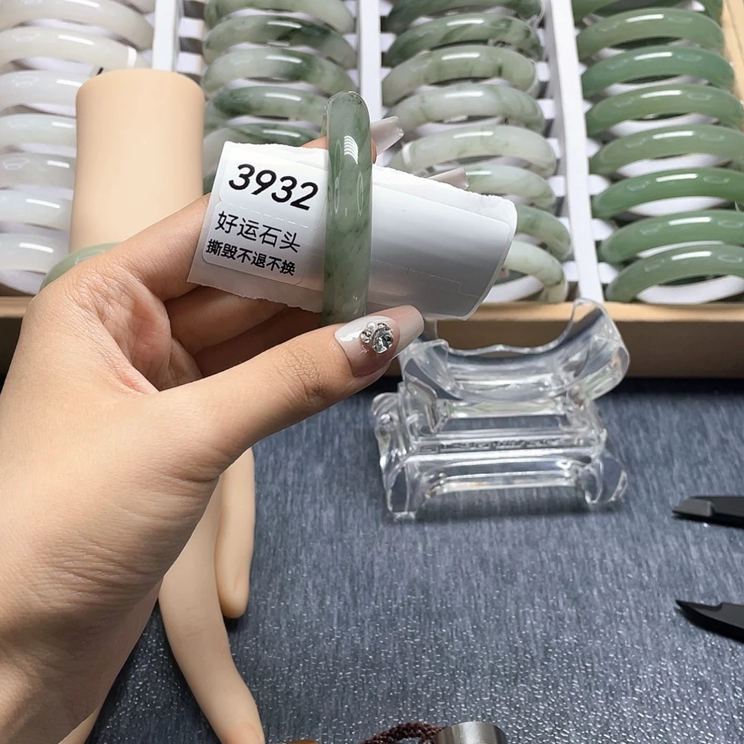 未镶嵌手镯石英质玉3932