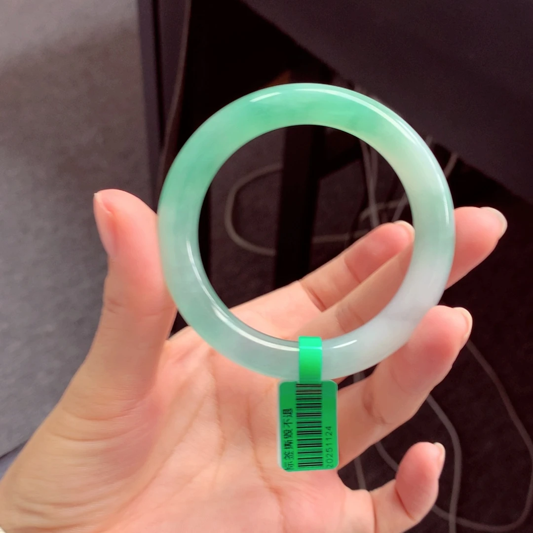 翡翠未镶嵌手镯翡翠