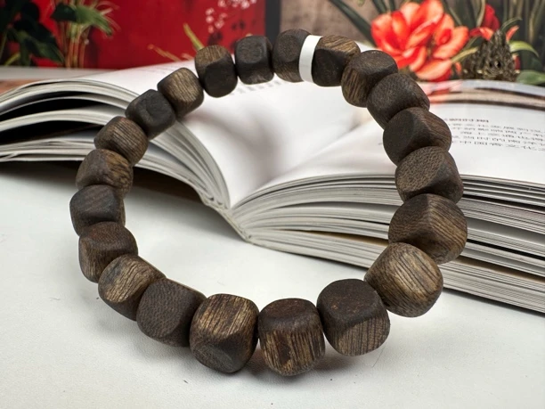 海南沉香绿棋1.0方糖珠随型单圈多样性发其一