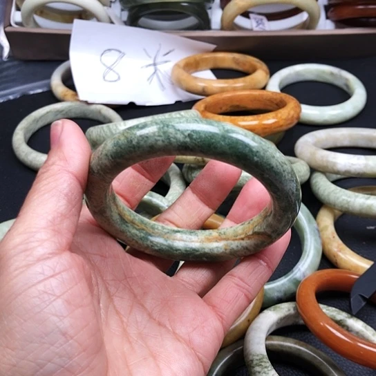 蛇纹石玉手镯未镶嵌其*格