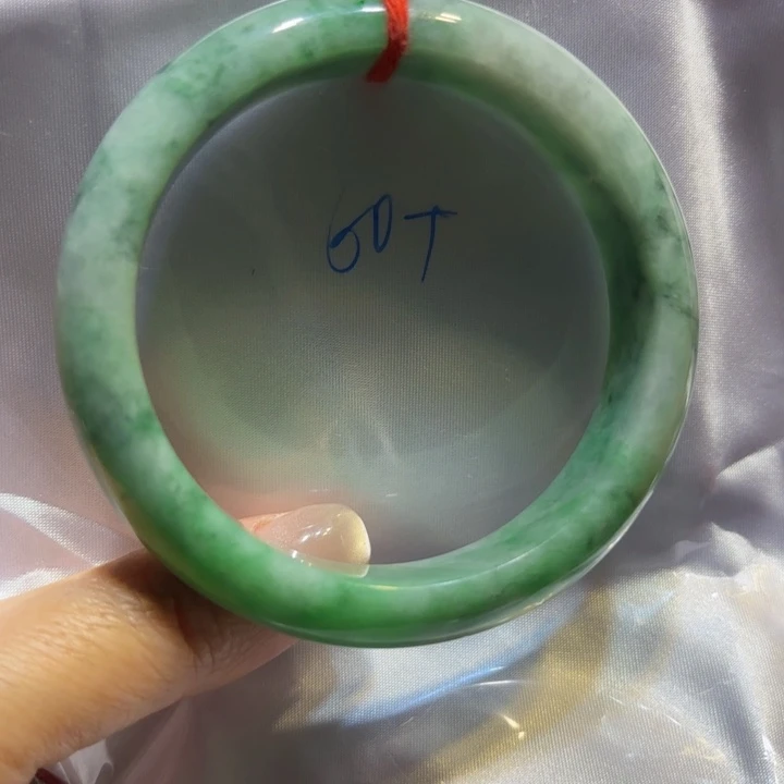 翡翠未镶嵌手镯缅甸天然