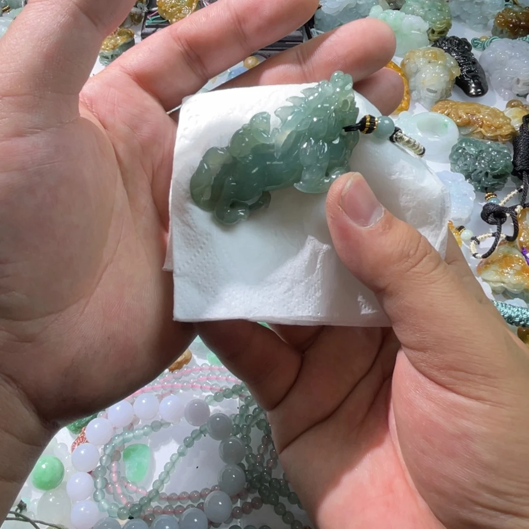 翡翠颈饰未镶嵌天然