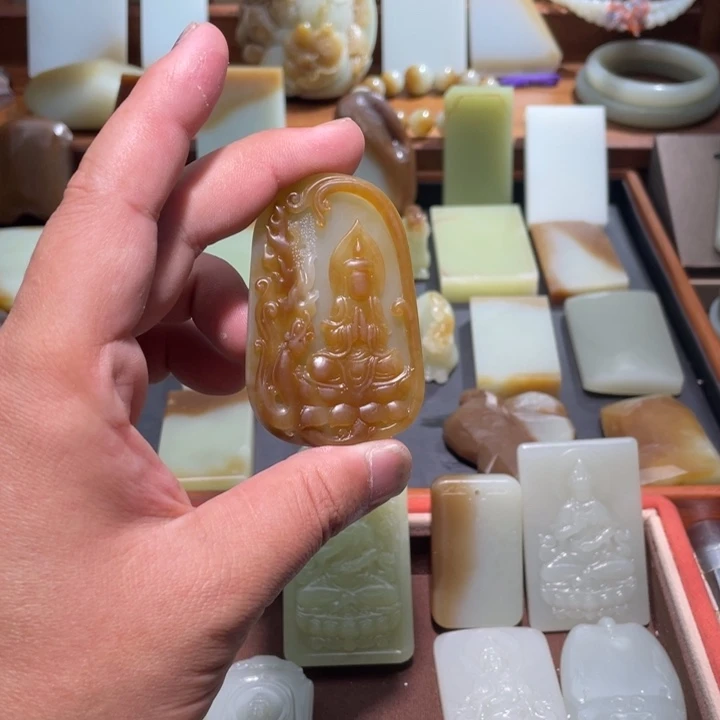 颈饰未镶嵌和田玉新疆且末糖玉悟道吊坠