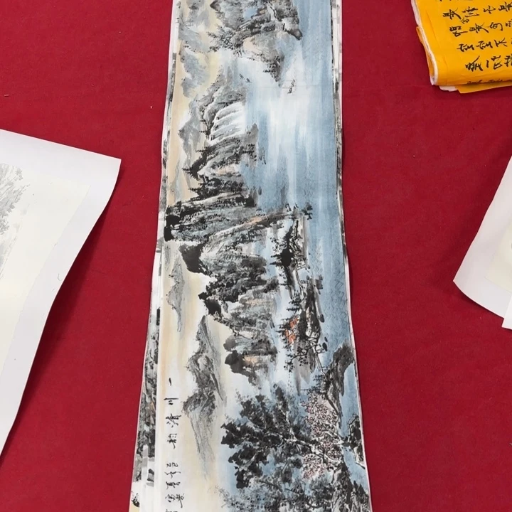 国画花鸟等图案为一体