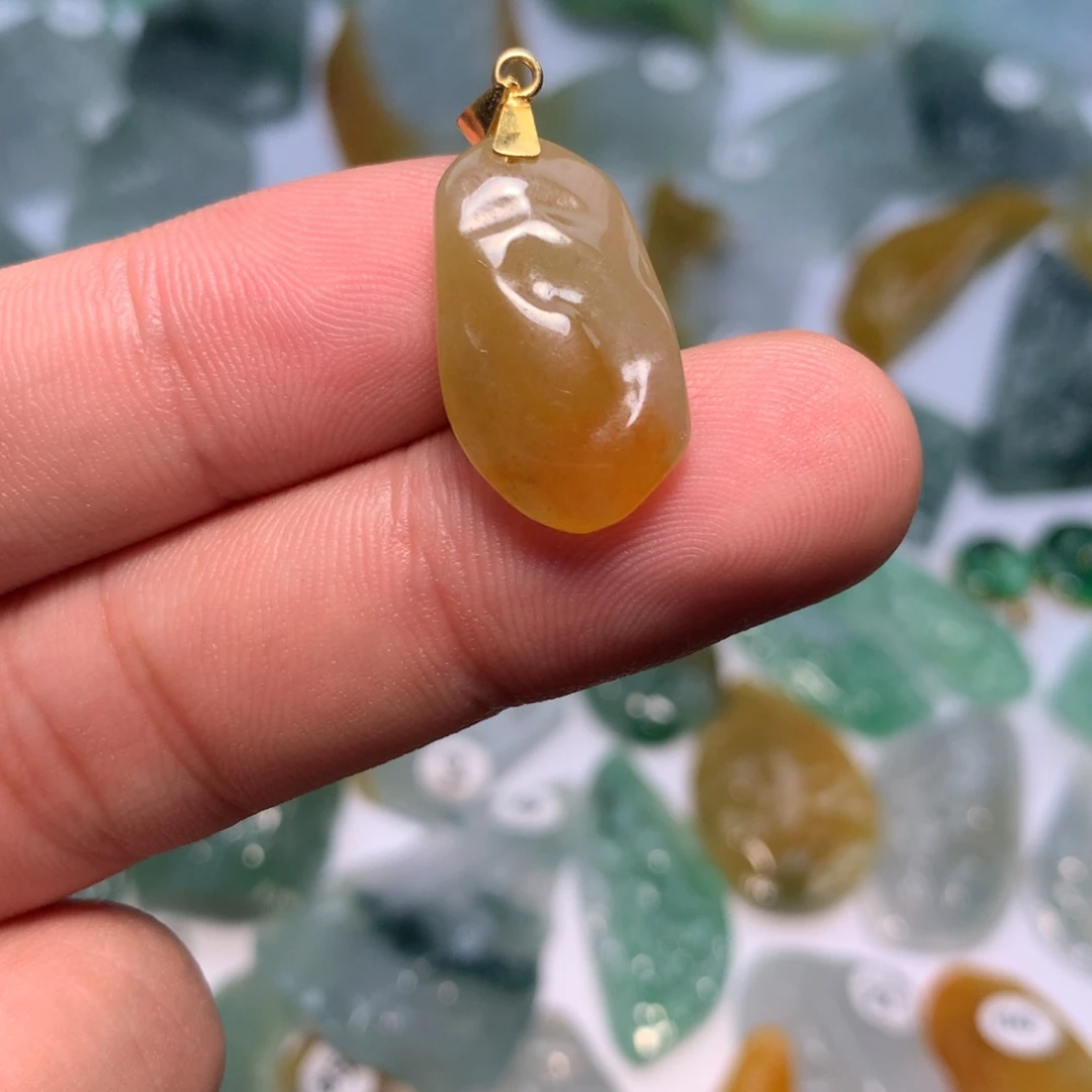 翡翠未镶嵌颈饰冰胶随行