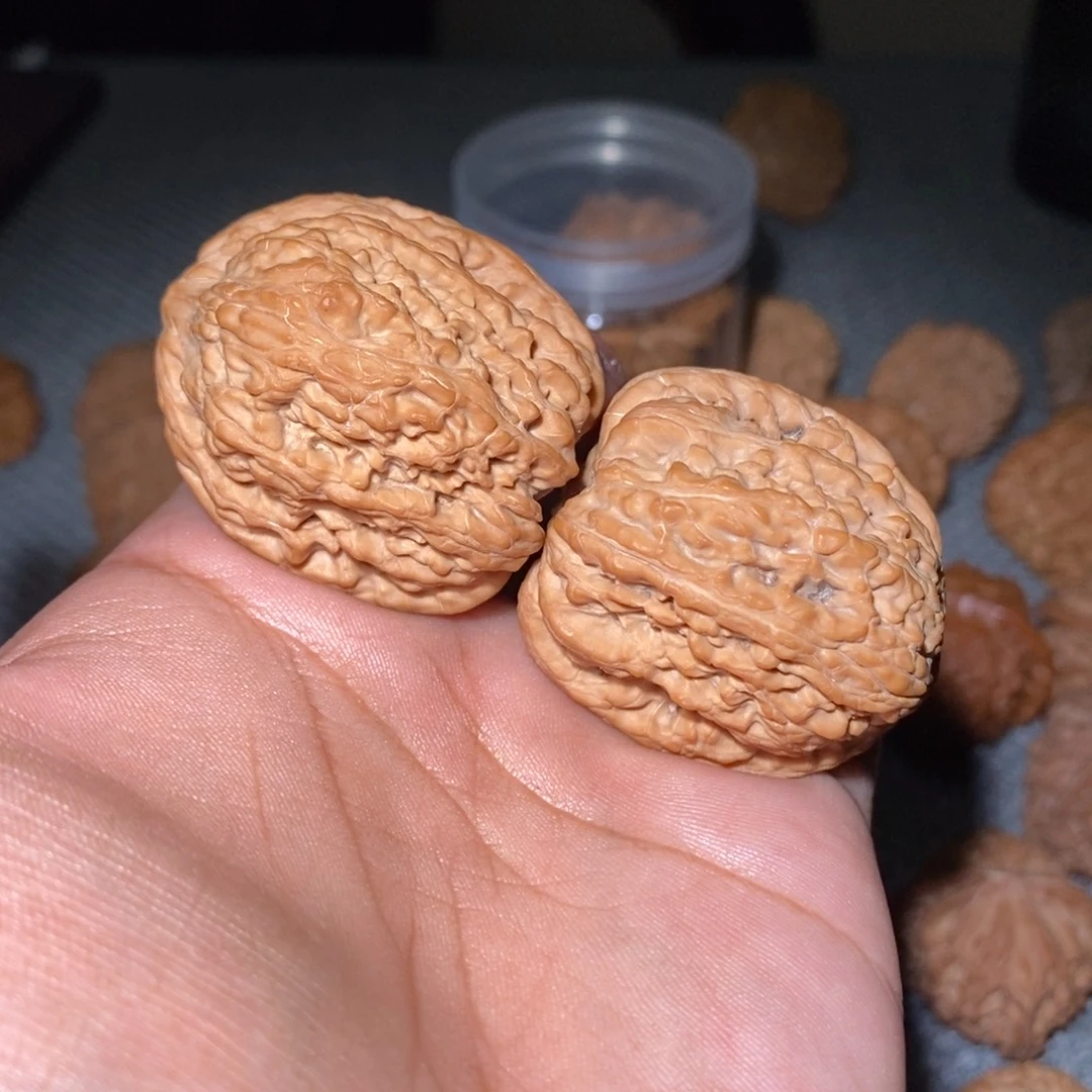 悟***吊坠桃核38尺绣球