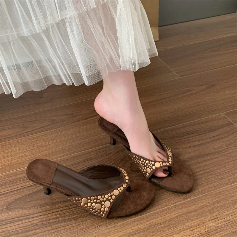 UHCK2025新款复古一脚蹬外穿人字拖鞋女棕色夹脚小众百搭新款高跟