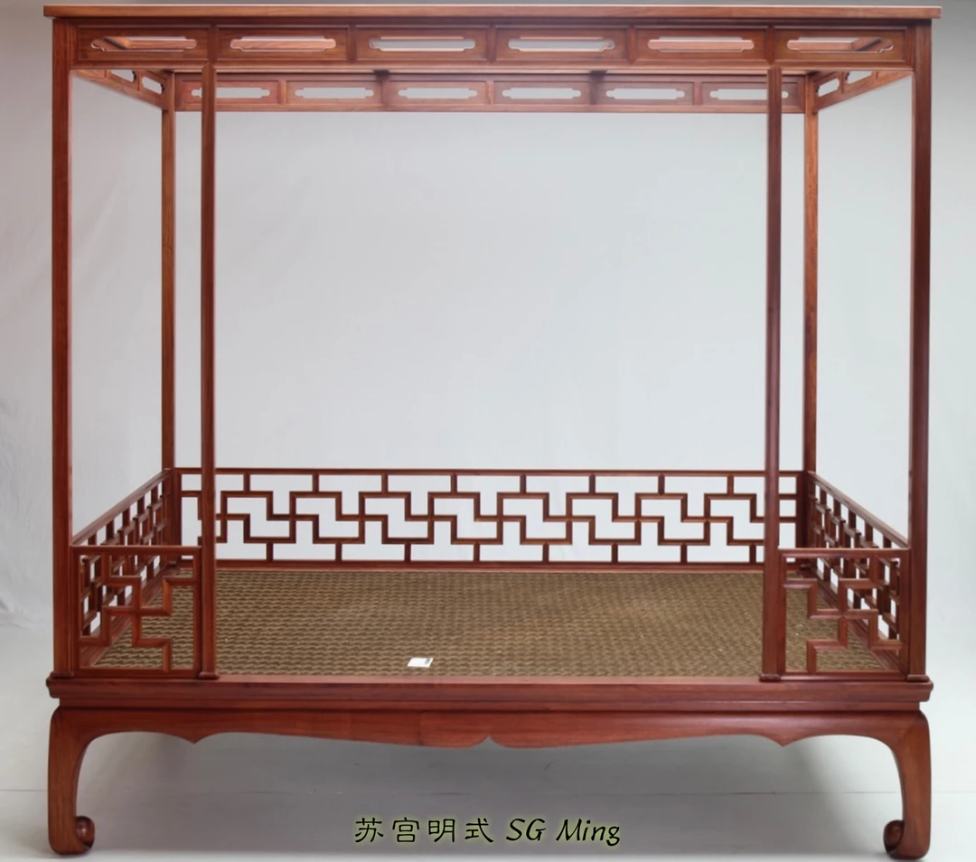 万字纹抱珠腿架子床