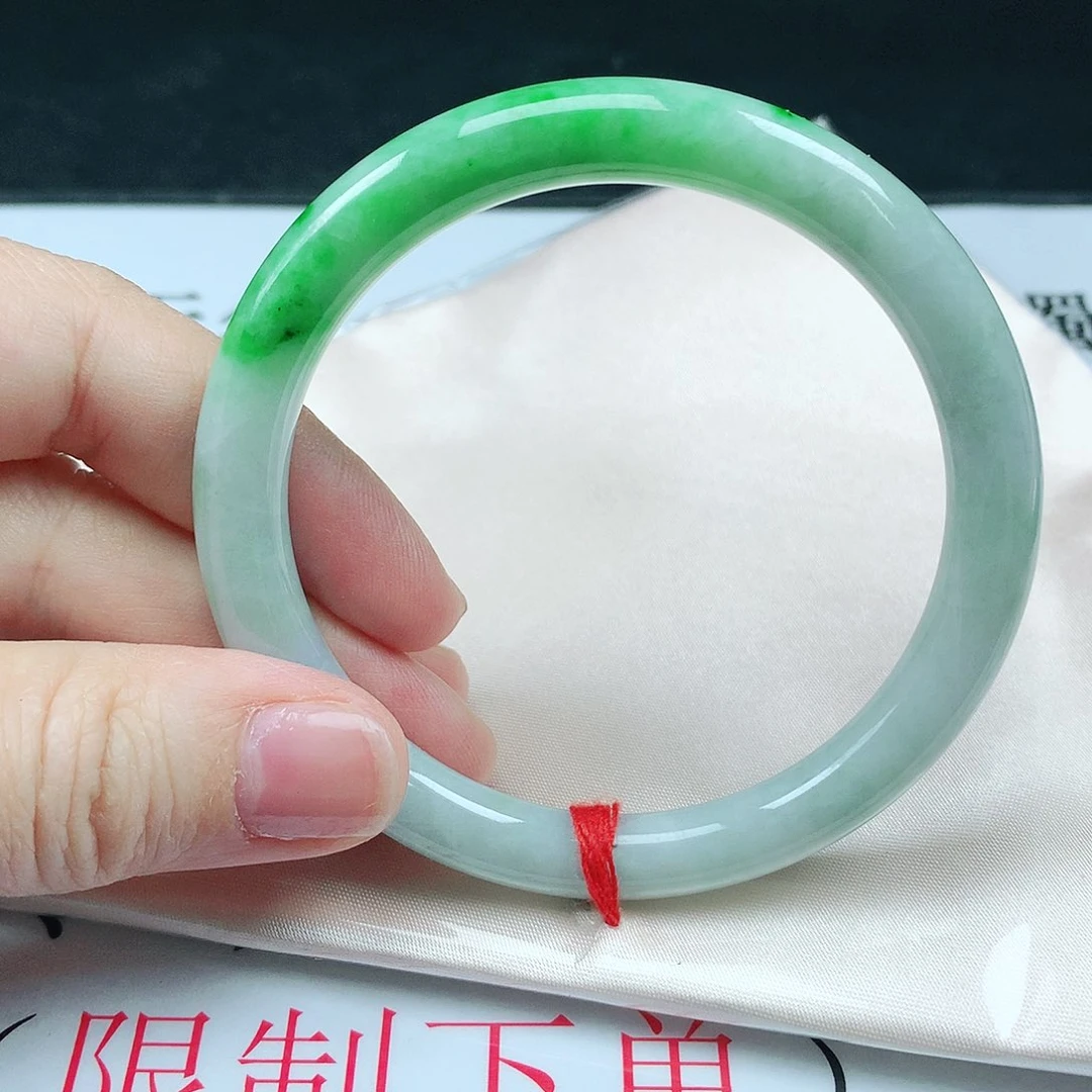 翡翠手镯未镶嵌505圆