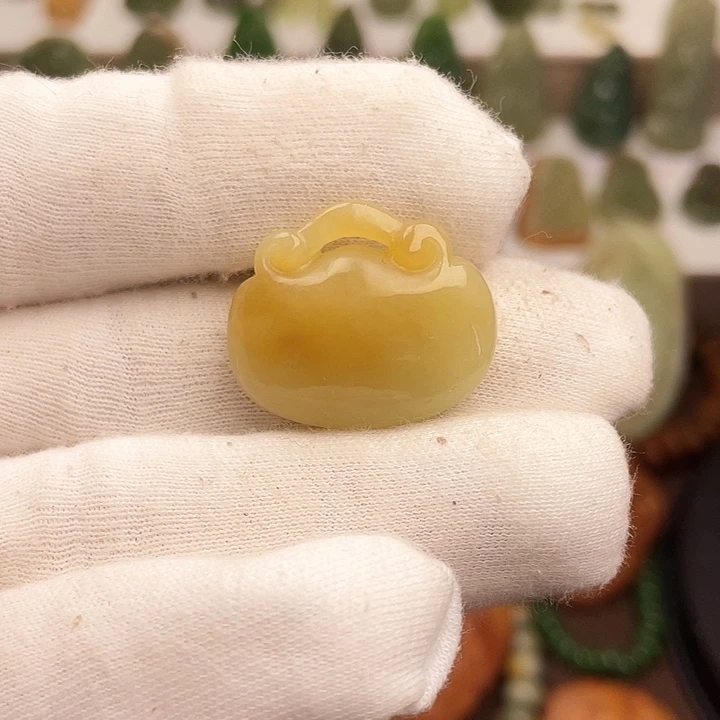 岫岩河磨玉（透闪石质玉）颈饰未镶嵌