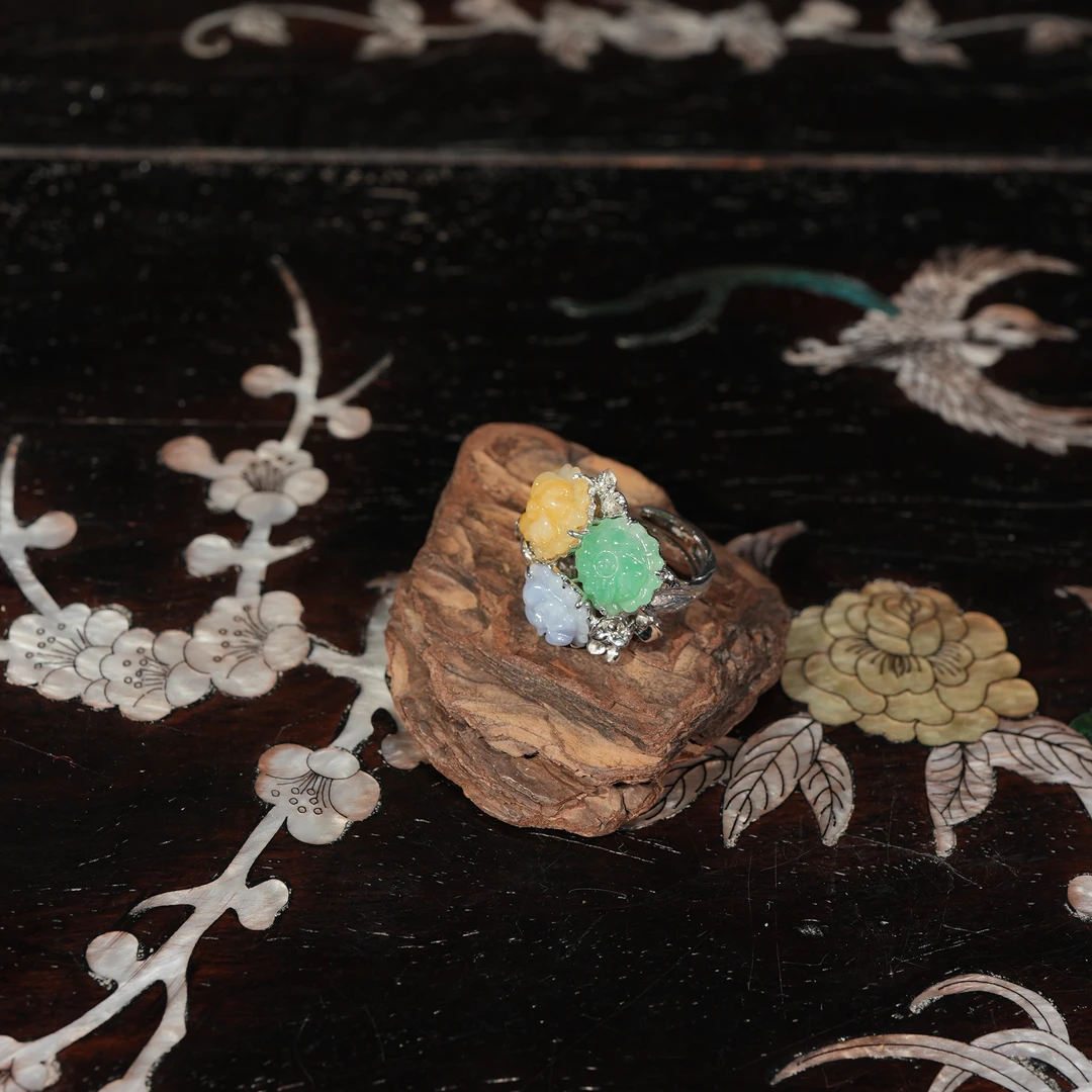 2.24香港王老板-翡翠镶嵌戒指2t258