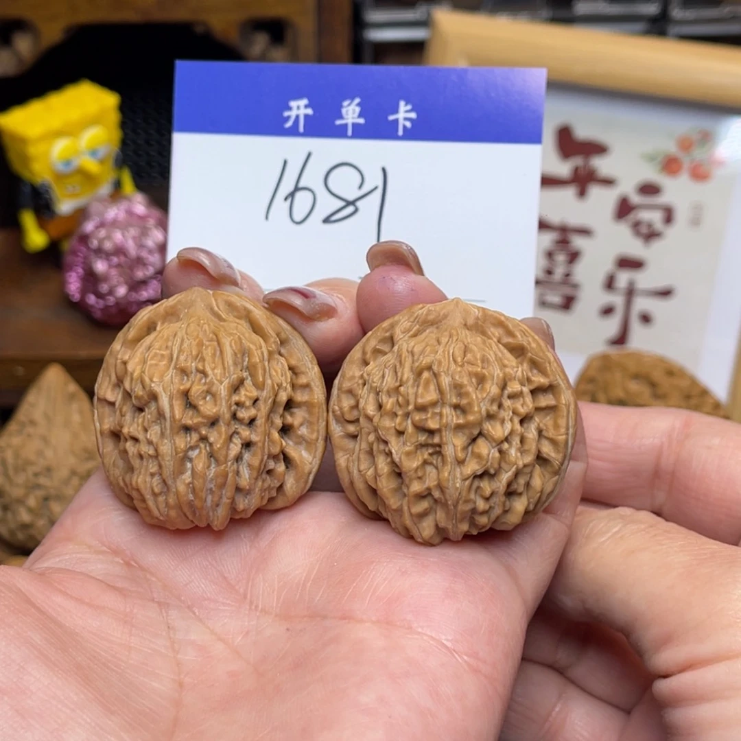 桃核把件平谷楼36李。