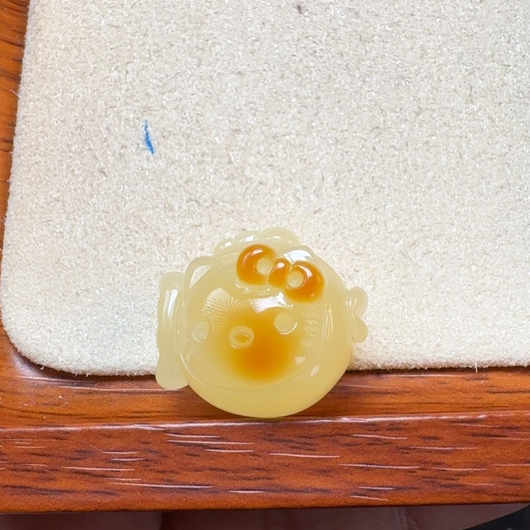 琥珀裸石未镶嵌琥珀