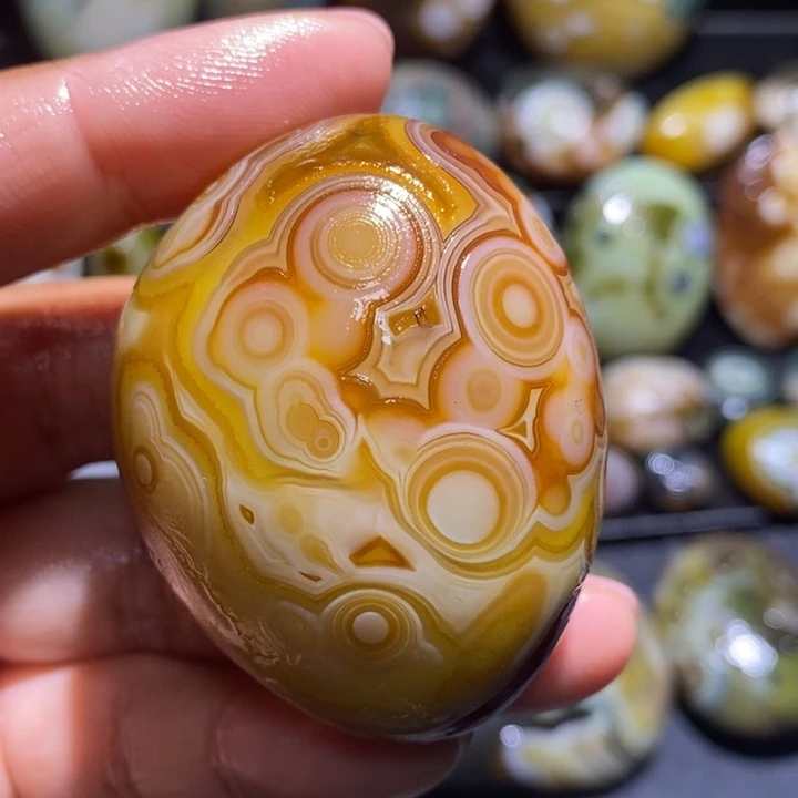 玛瑙/玉髓未镶嵌珠宝半成品152