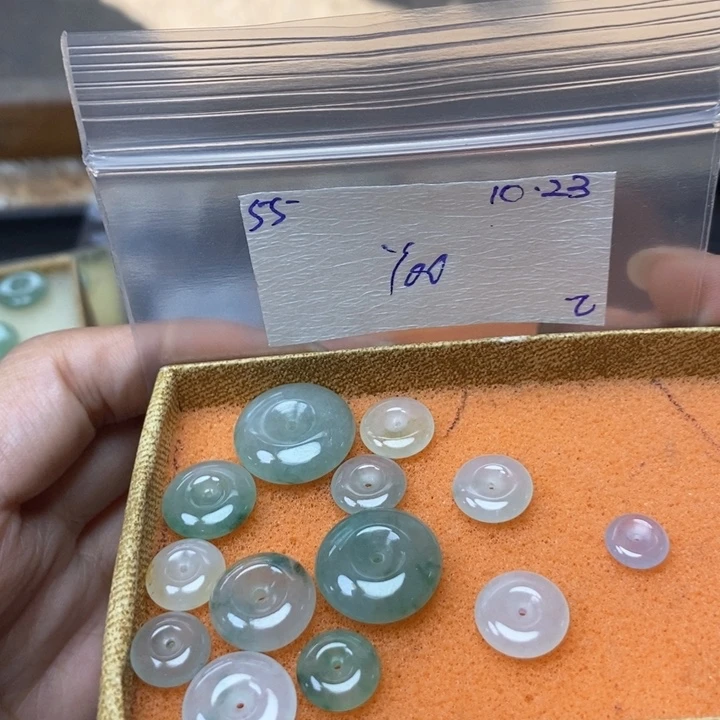 古***定制翡翠未镶嵌不退