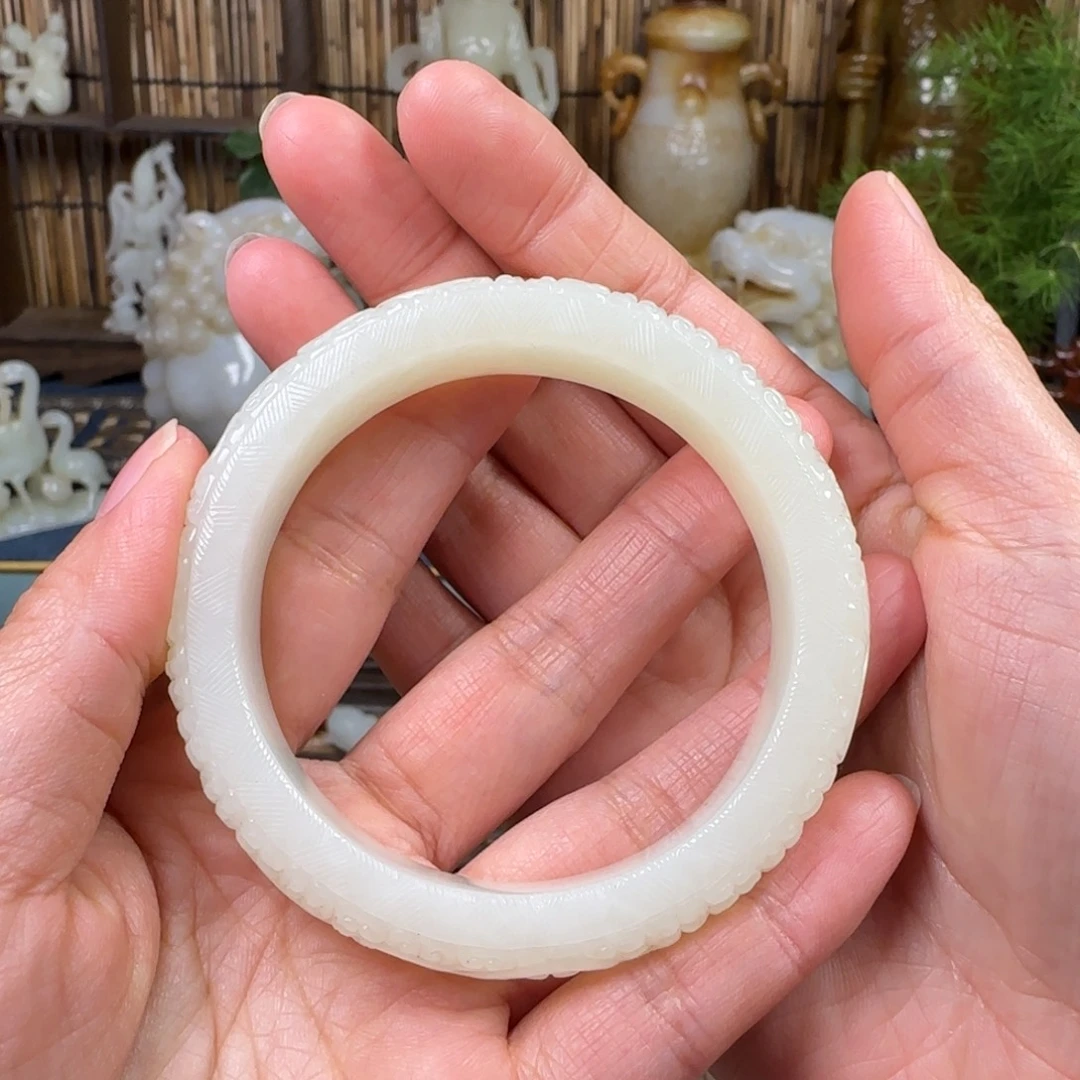 东***南和田玉（糖玉）未镶嵌挂件