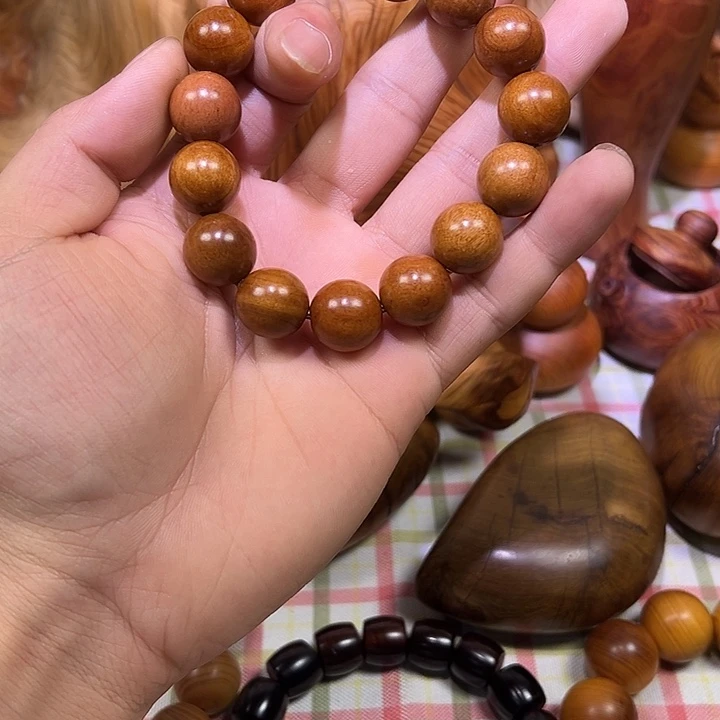 柏木（崖柏）陈化老料手串把件