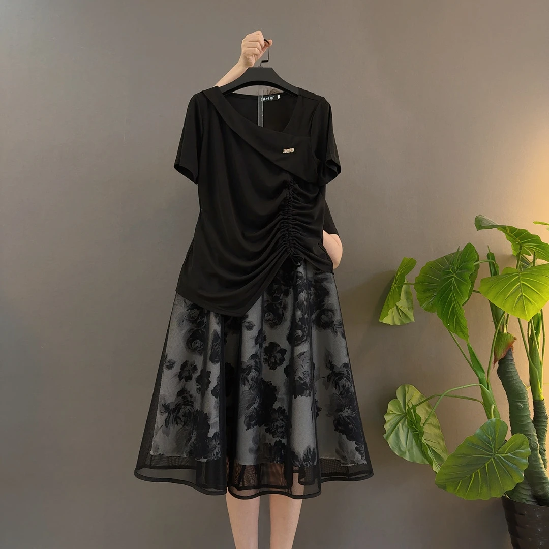 9058不规则下摆抽绳收腰带字母胸针上衣+半裙大码遮肚子套装