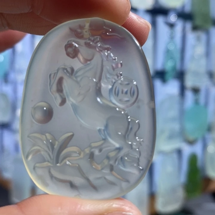 岫玉未镶嵌颈饰吊坠