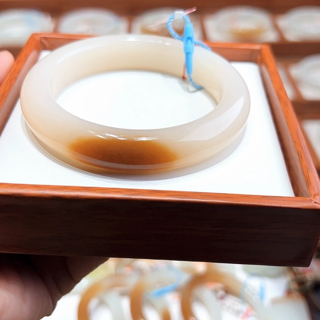 和田玉手镯未镶嵌56+