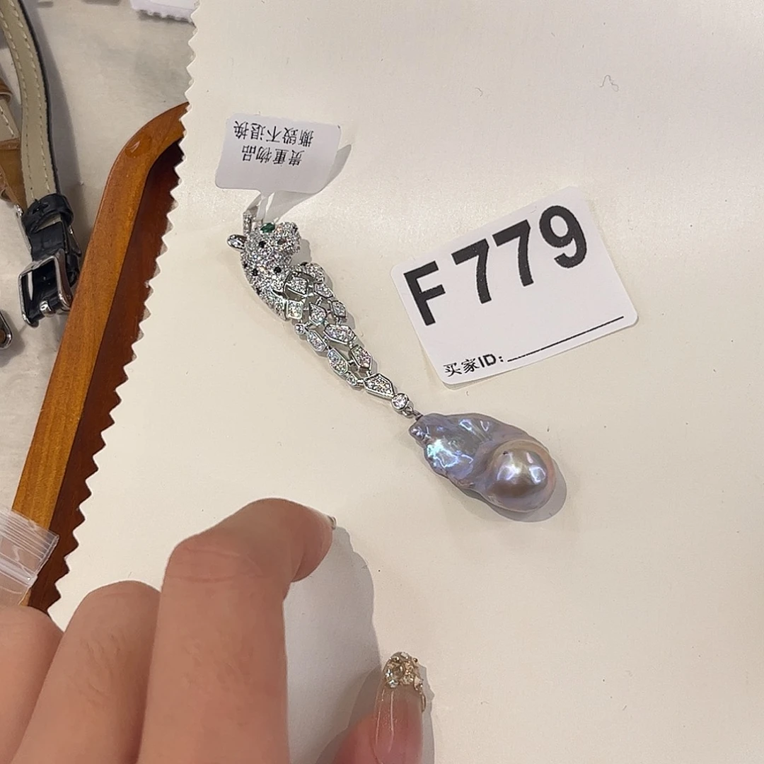 合金耳饰淡水珍珠