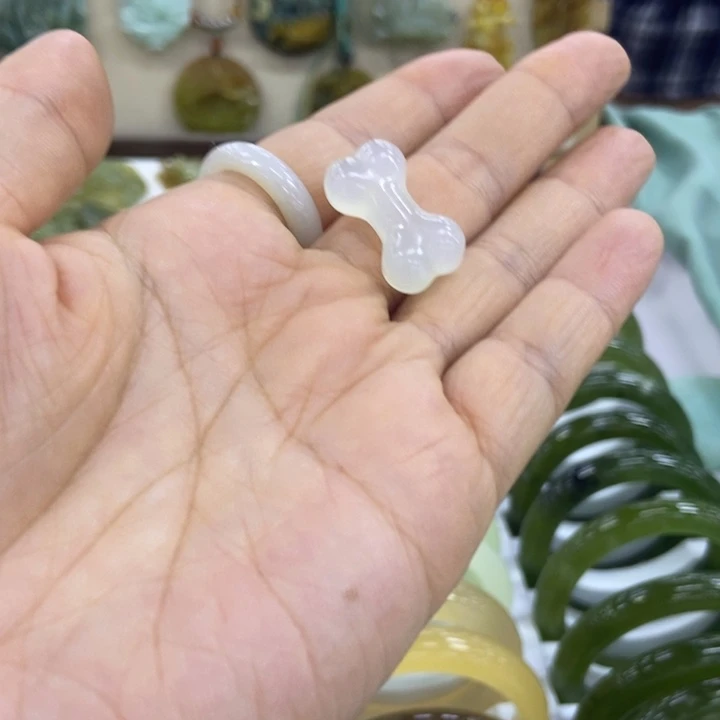岫玉未镶嵌岫玉圆镯