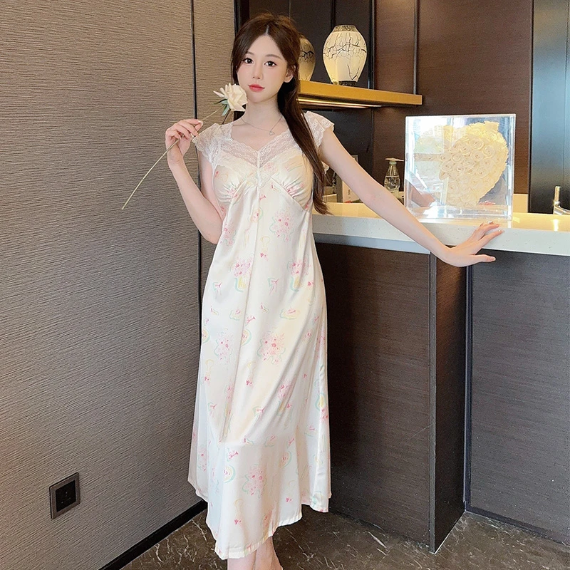 夏季性感带胸垫冰丝薄款睡裙女2025年新款轻奢甜美蕾丝花边家居服