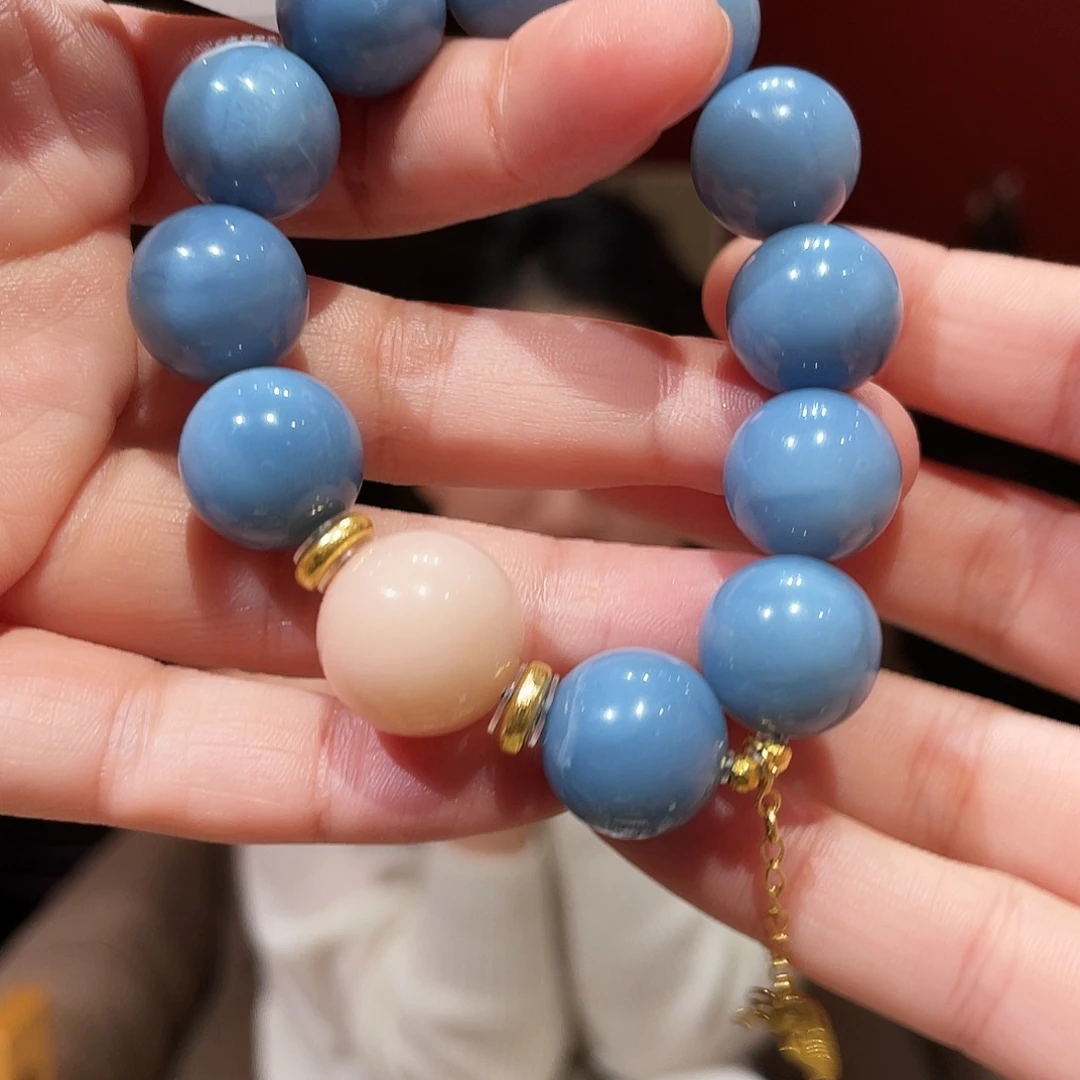 石英质玉未镶嵌手链蓝澳宝