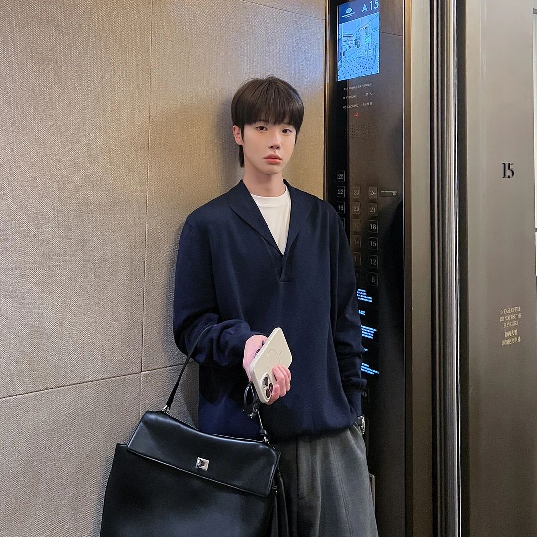 高林凡 行走的男idol/v领小众宝蓝色针织衫套头百搭休闲气质毛衣