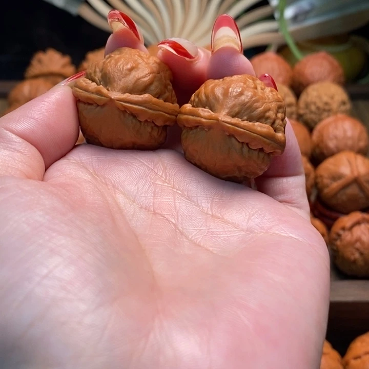 文玩核桃把件虎头