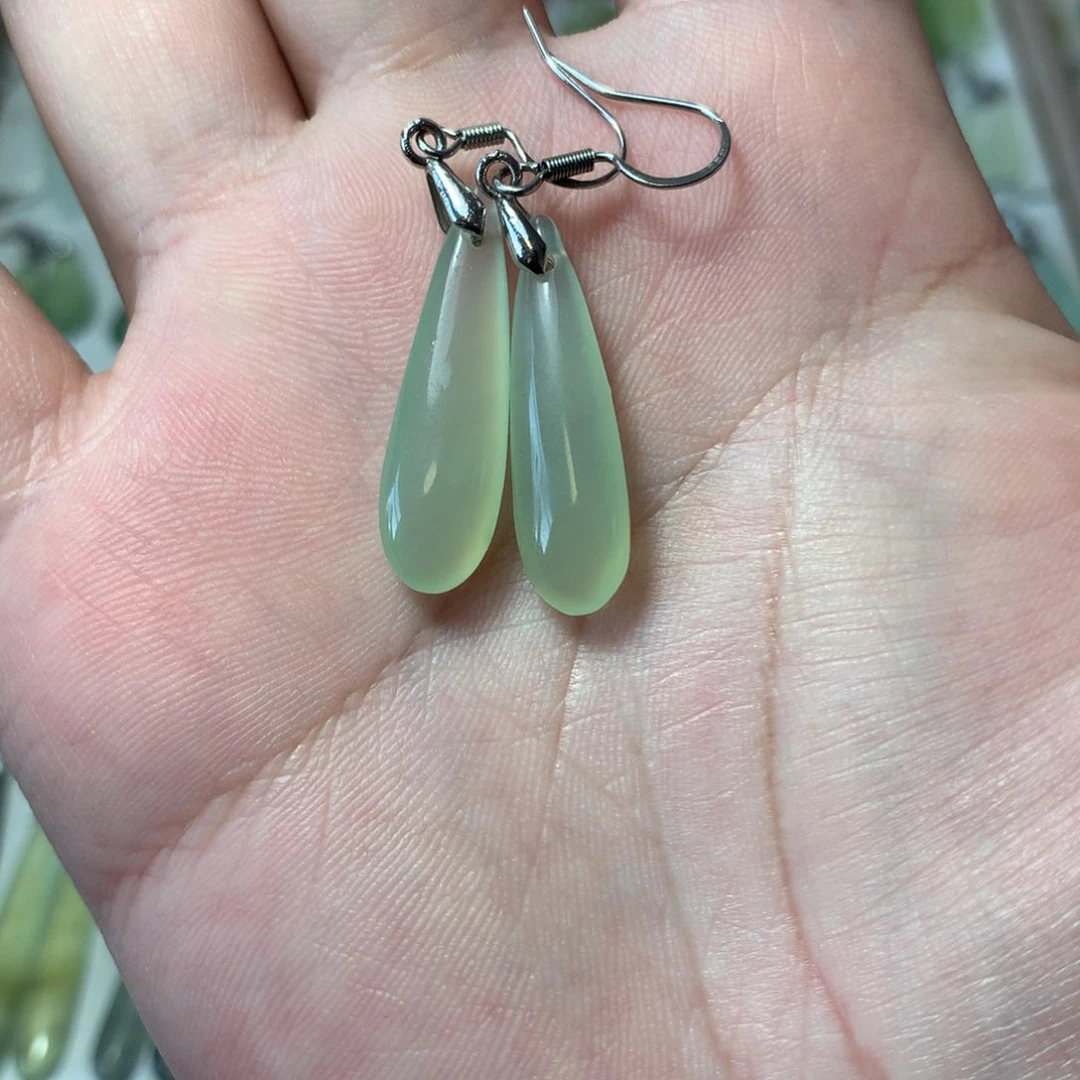 蛇纹石玉耳环未镶嵌