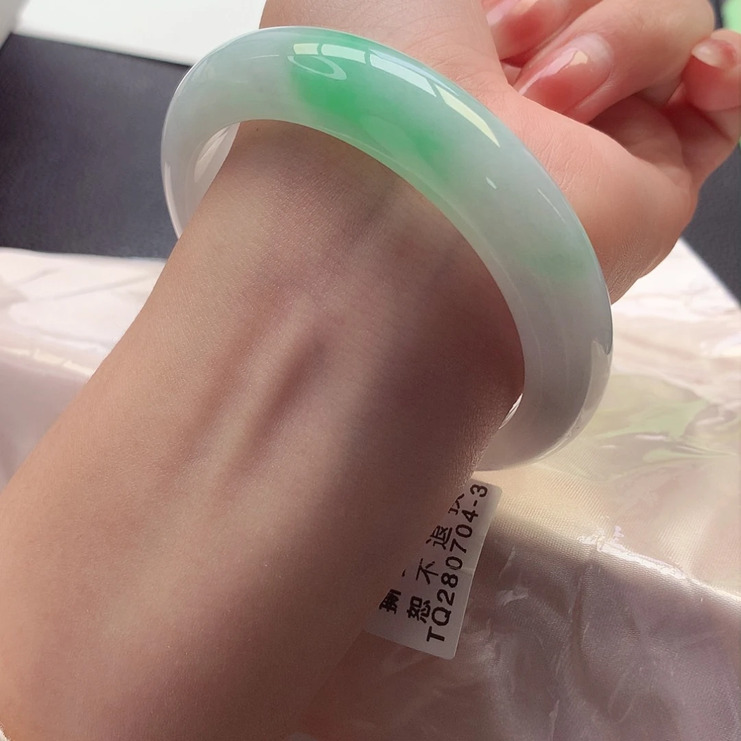 翡翠手镯未镶嵌天然A货翡翠57