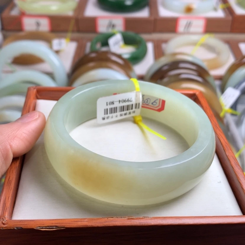 【闪购商品】和田玉手镯未镶嵌60