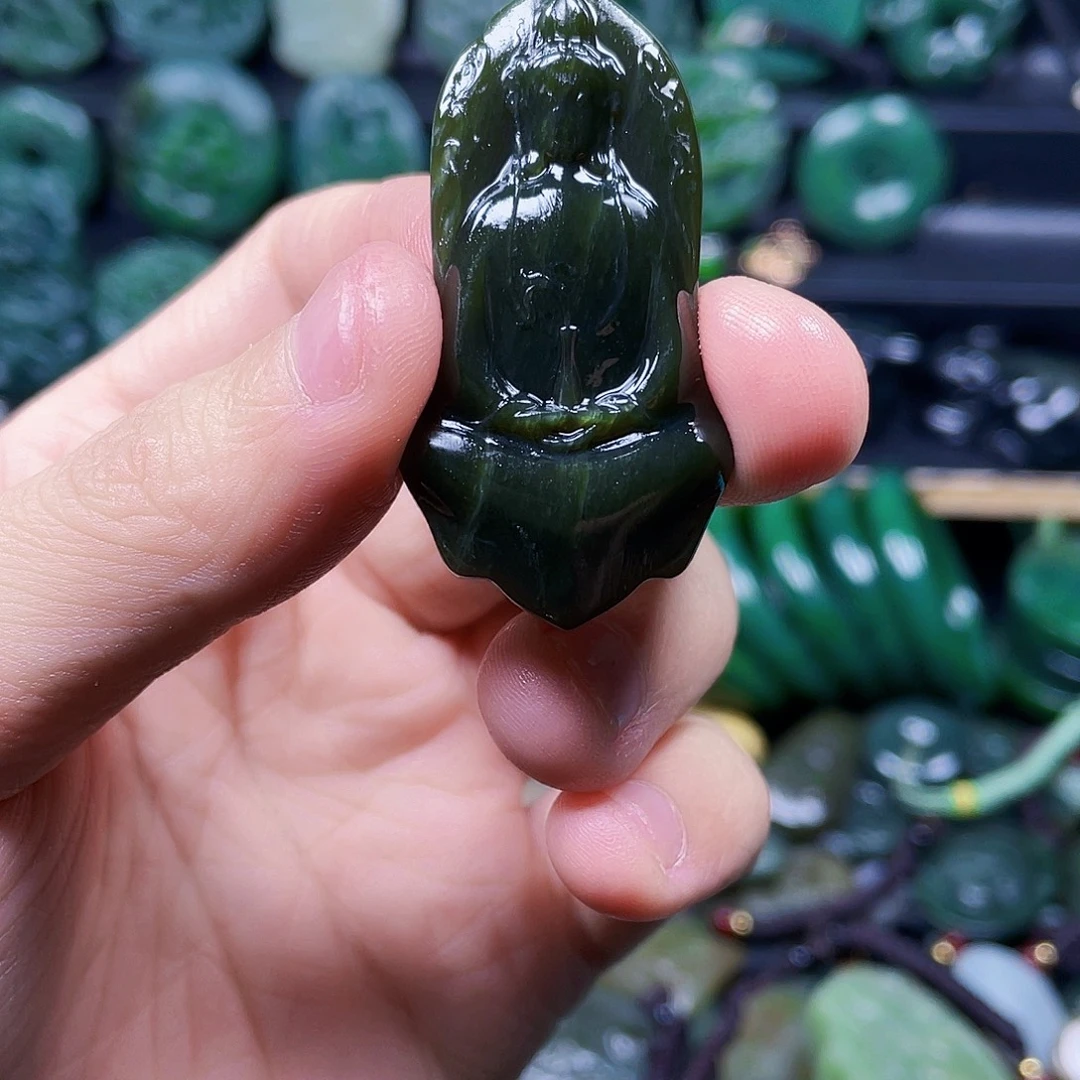 和田玉未镶嵌珠宝奇石