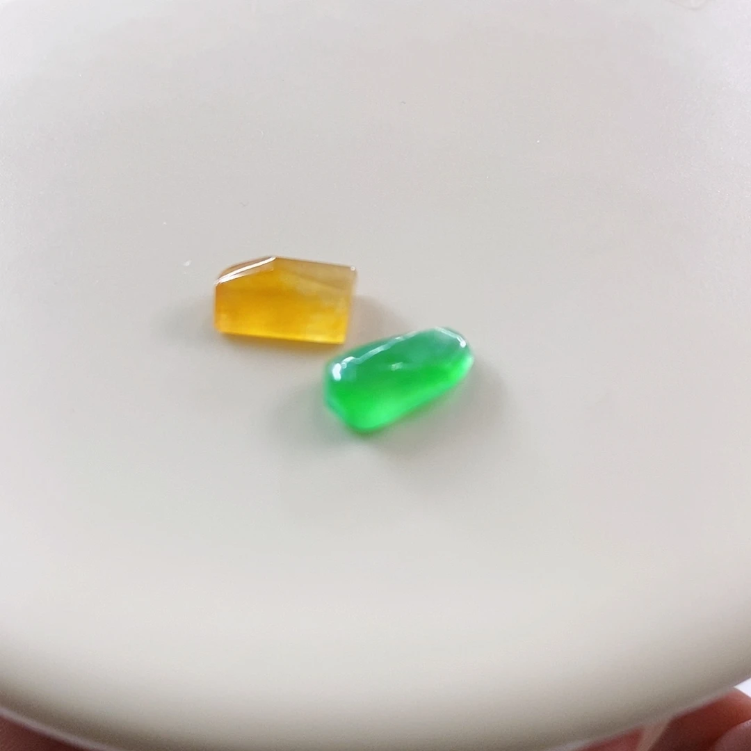 颈饰未镶嵌翡翠一对高冰随形