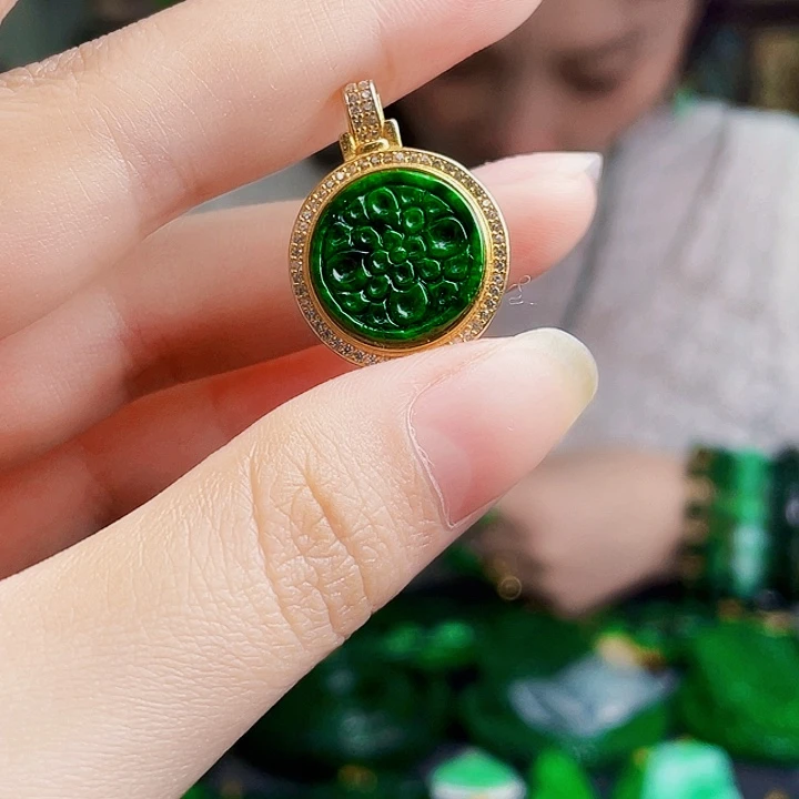 翡翠银S925镶嵌颈饰多样性