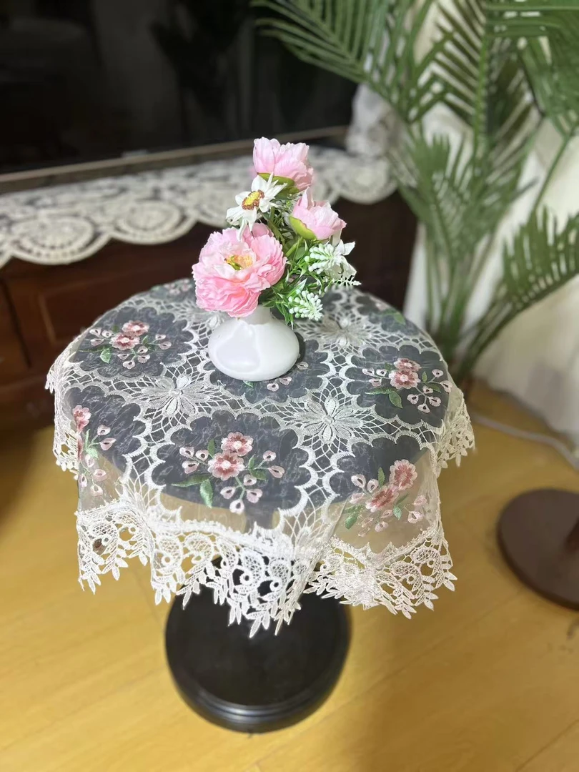 ZN040-3丝光线【60*60】白底粉梅花刺绣高织高密玻璃砂桌布