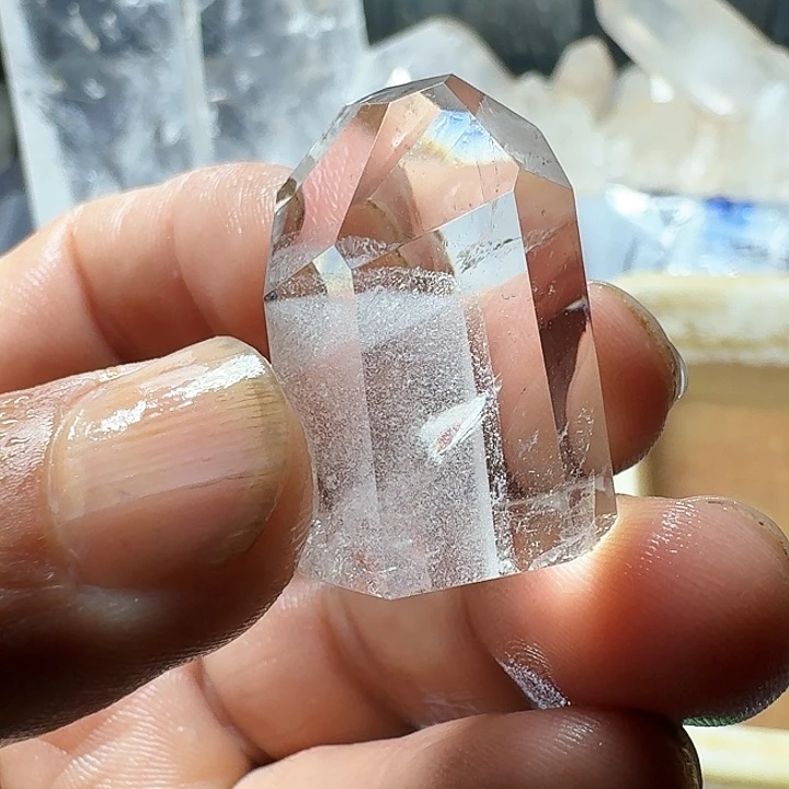 水晶未镶嵌水晶缘****。水晶