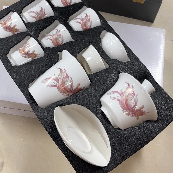 孤品茶具套装等。