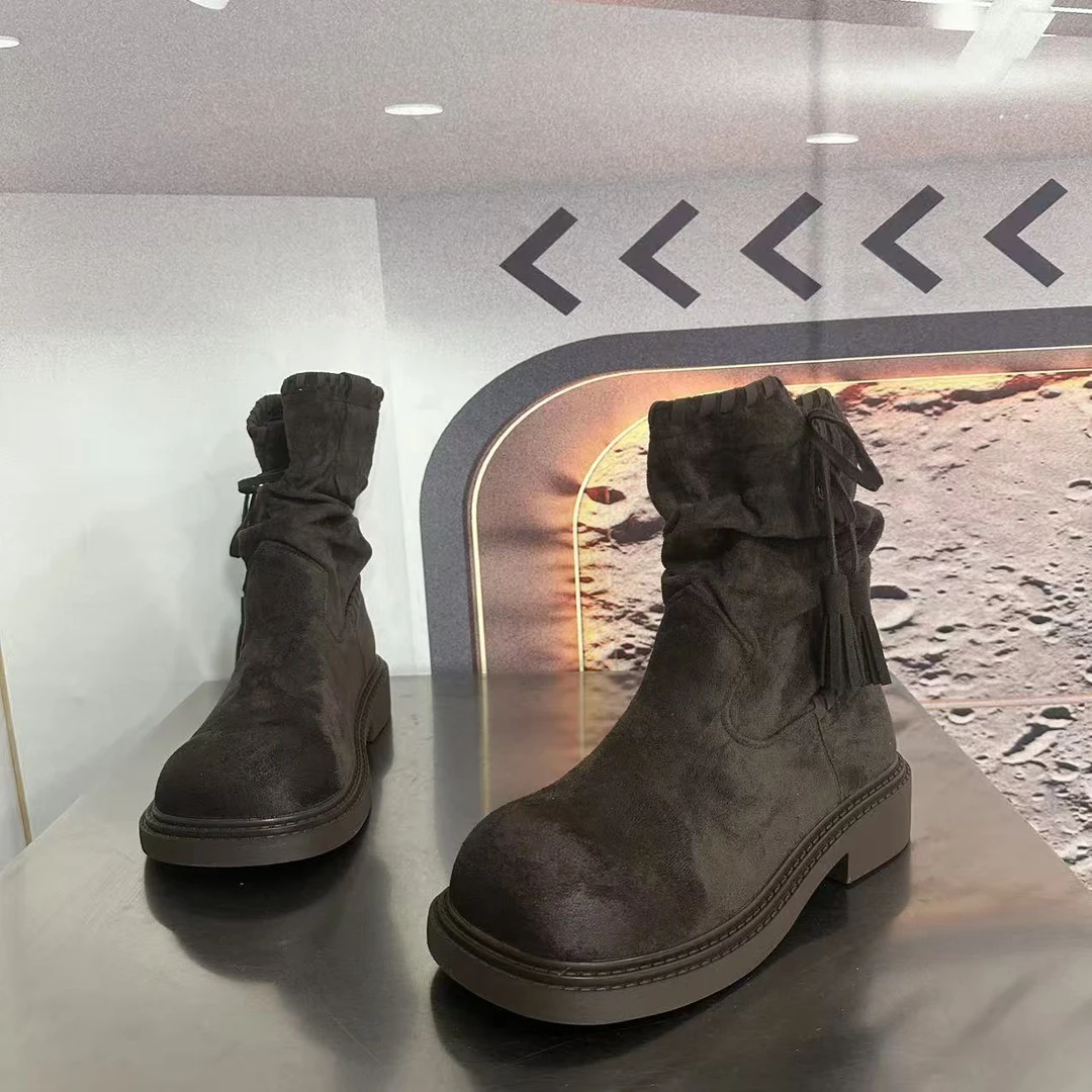 2506-05新款2025精品百搭潮流马丁靴中筒烟筒黑色女士