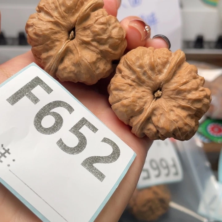 文玩核桃把件肌肉蛙37.5 40 35