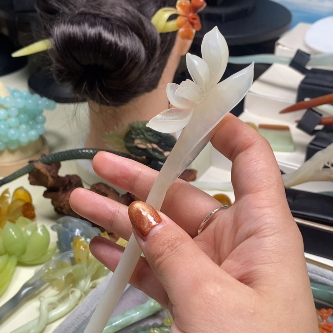 蛇纹石玉未镶嵌发饰