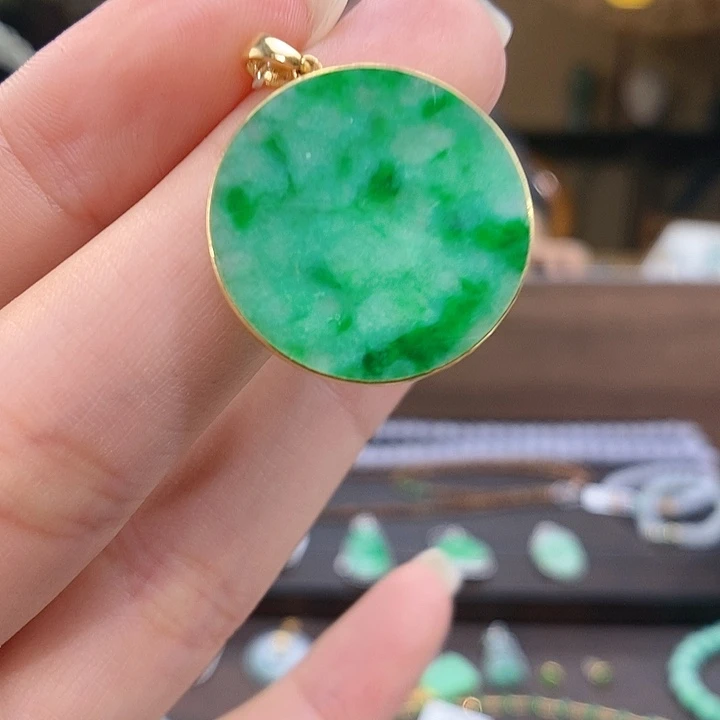 吊坠(不含链)未镶嵌翡翠